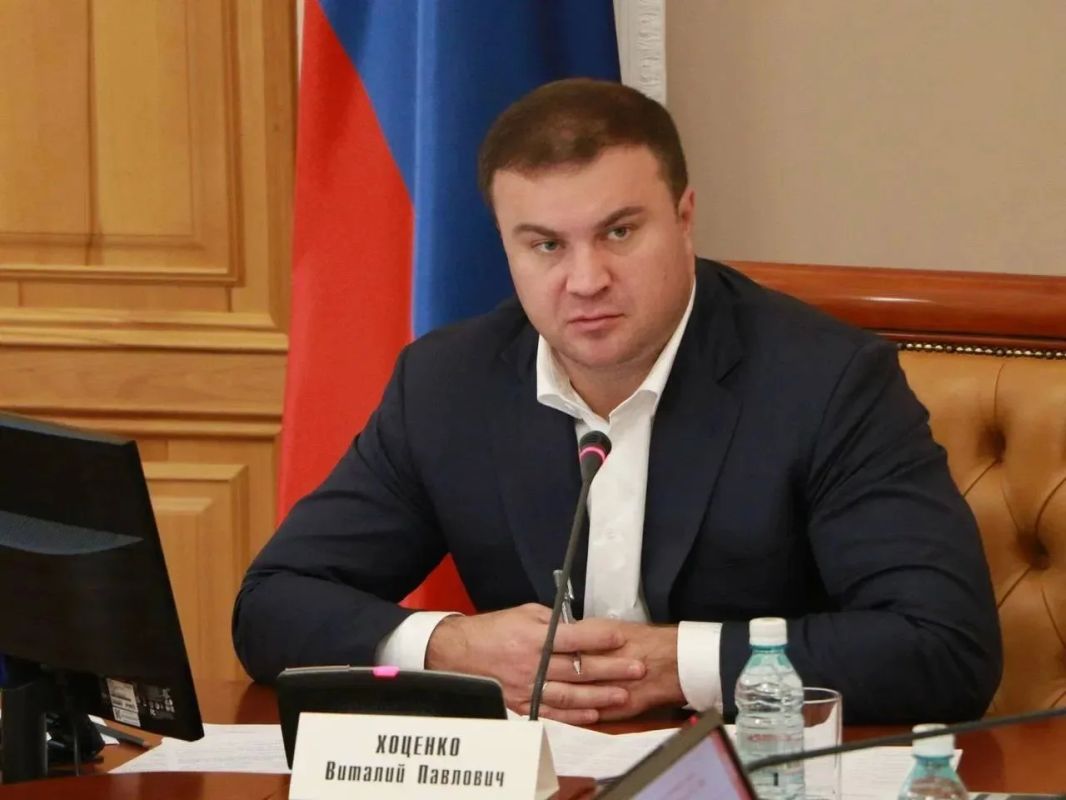Виталий Хоценко поручил направить дополнительные средства на стипендии будущим педагогам