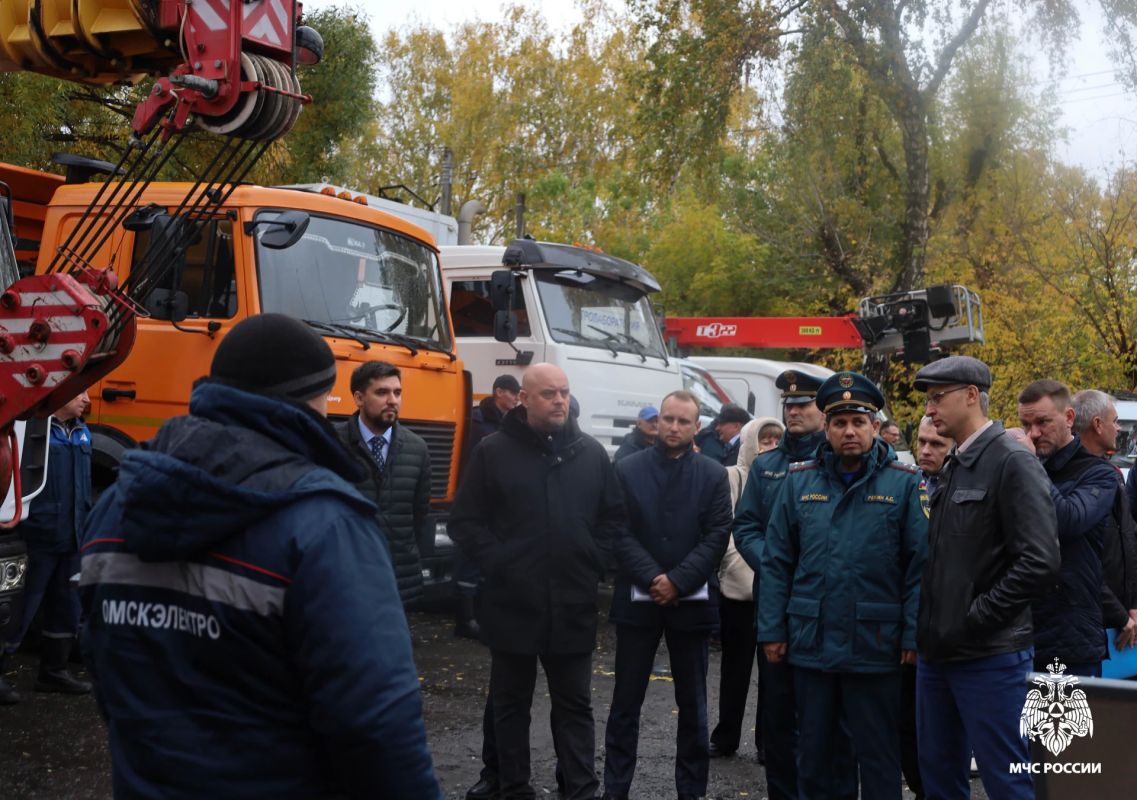 Александр Рекин оценил готовность спасательной службы энергетики и светомаскировки Омска Александр Рекин оценил готовность спасательной службы энергетики и светомаскировки Омска