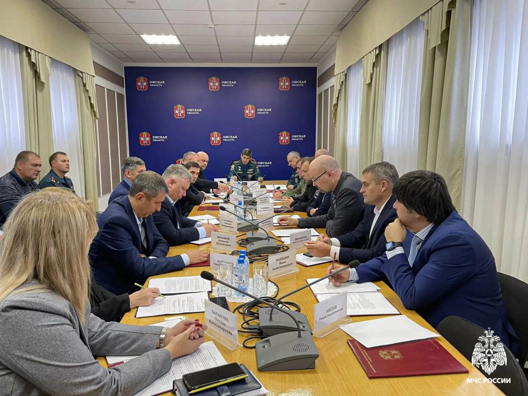 В рамках проведения Всероссийской штабной тренировки в Правительстве Омской области состоялось заседание областной эвакуационной комиссии под руководством начальника Главного управления МЧС России по Омской области...