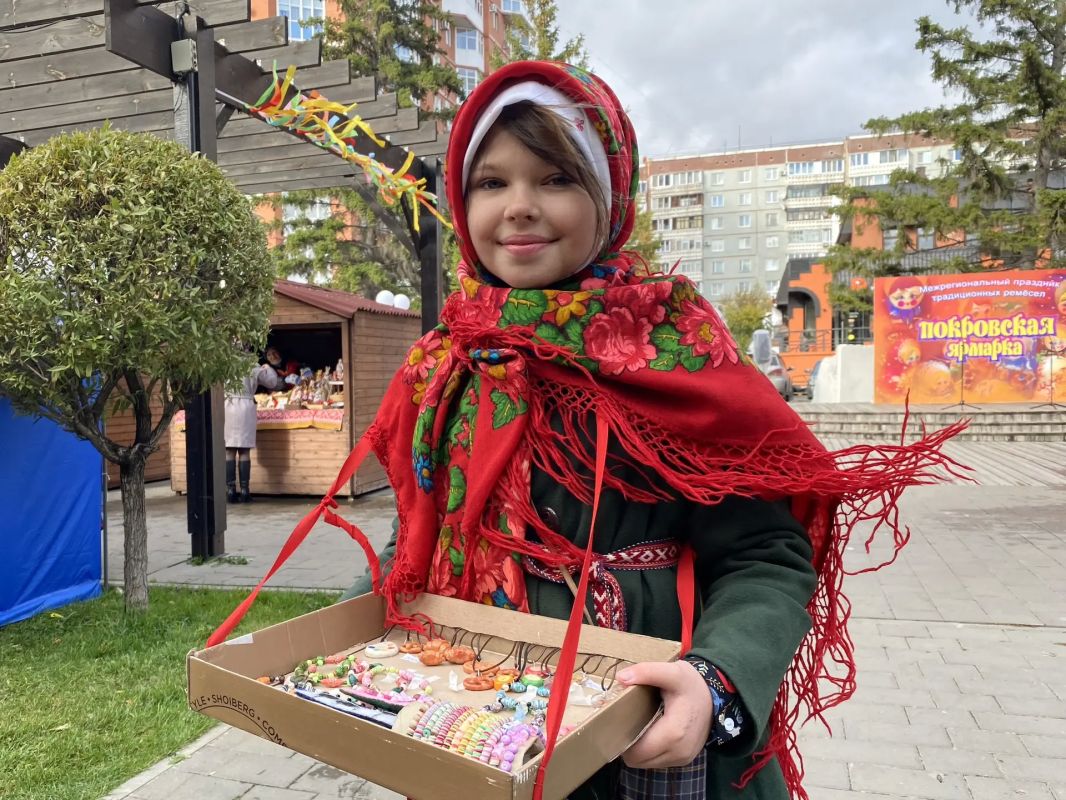 На бульваре Леонида Мартынова развернулась «Покровская ярмарка»! На бульваре Леонида Мартынова развернулась «Покровская ярмарка»!