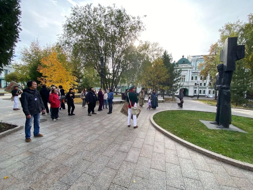 В Омской крепости прошел первый показ спектакля-променада «Омск Достоевского» В Омской крепости прошел первый показ спектакля-променада «Омск Достоевского»