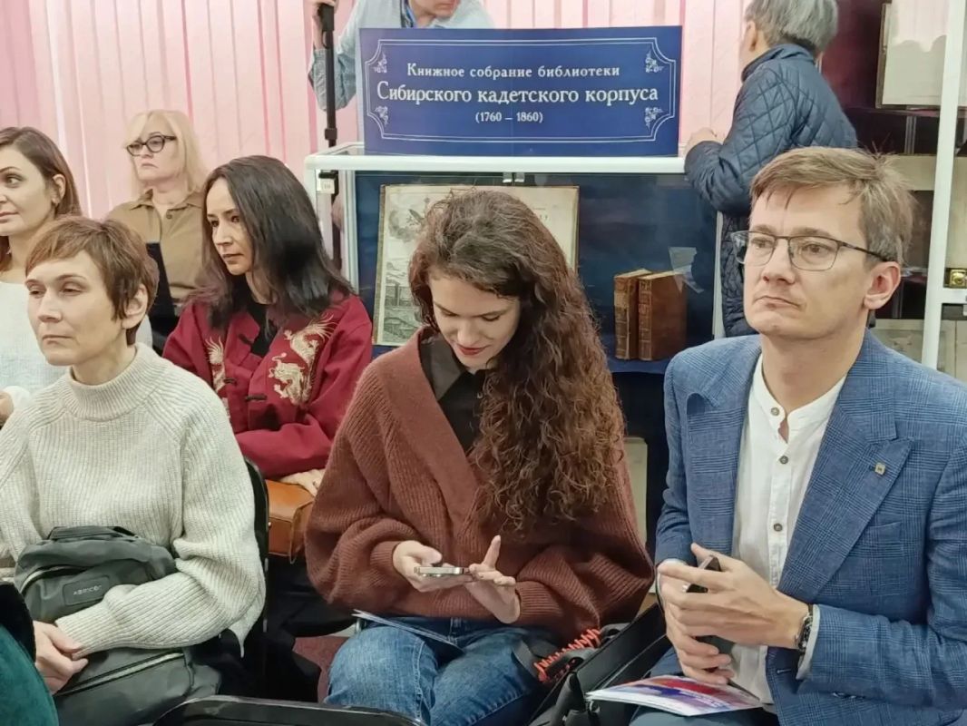 В Омске открылась выставка работ авторов с психиатрическим опытом «Рецепт на искусство» В Омске открылась выставка работ авторов с психиатрическим опытом «Рецепт на искусство»