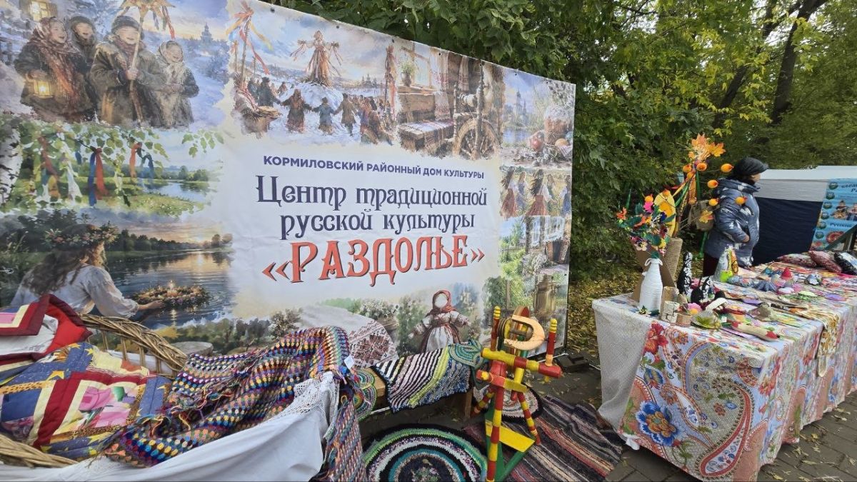 На Бульваре Мартынова развернулись народные гуляния На Бульваре Мартынова развернулись народные гуляния
