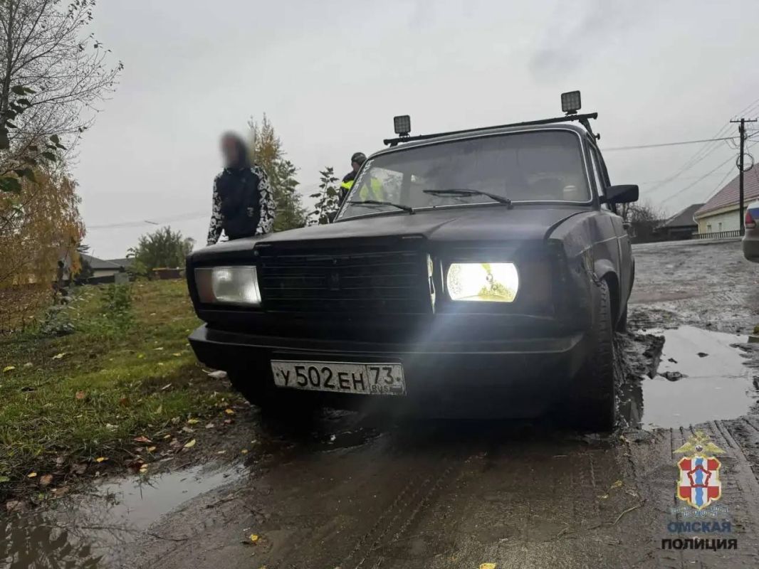 На улице 5-й Путевой полицейские остановили ВАЗ-21074, за рулём находился молодой человек 2005 г.р., не имеющий права управления, за что уже привлекался к административной ответственности по ч. 1 ст. 12.7 КоАП РФ На улице 5-й Путевой полицейские остановили ВАЗ-21074, за рулём находился молодой человек 2005 г.р., не имеющий права управления, за что уже привлекался к административной ответственности по ч. 1 ст. 12.7 КоАП РФ