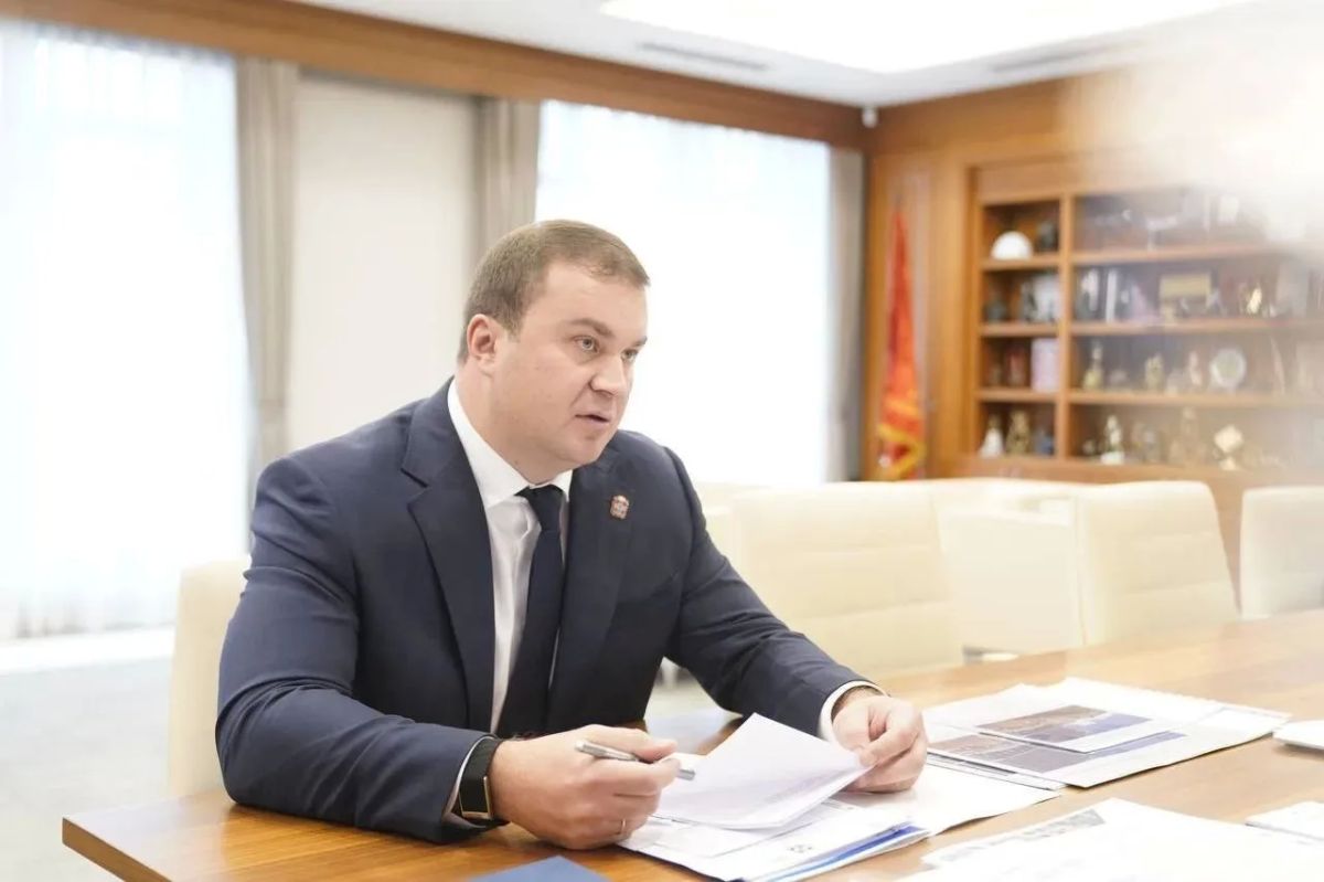 Виталий Хоценко обсудил с главой Минстроя восстановление прав дольщиков и благоустройство Виталий Хоценко обсудил с главой Минстроя восстановление прав дольщиков и благоустройство