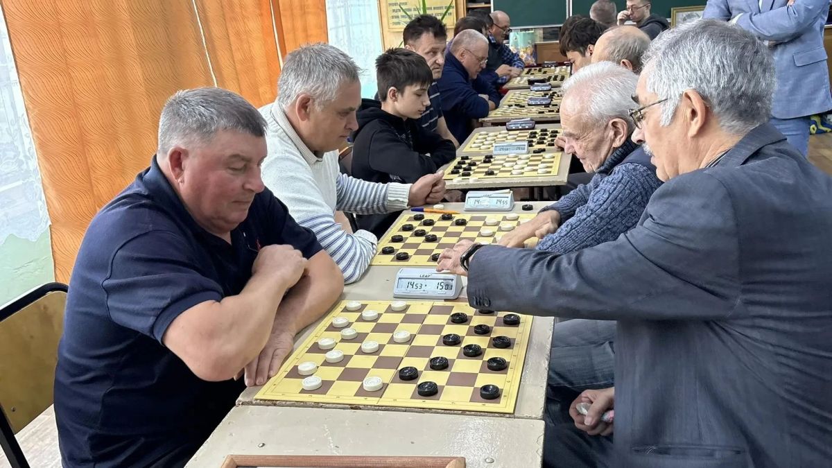 В Таврическом районе в 31-й раз прошли соревнования по русским шашкам памяти одного из лидеров омских шахматистов и шашистов 60-х годов Николая Берковского В Таврическом районе в 31-й раз прошли соревнования по русским шашкам памяти одного из лидеров омских шахматистов и шашистов 60-х годов Николая Берковского