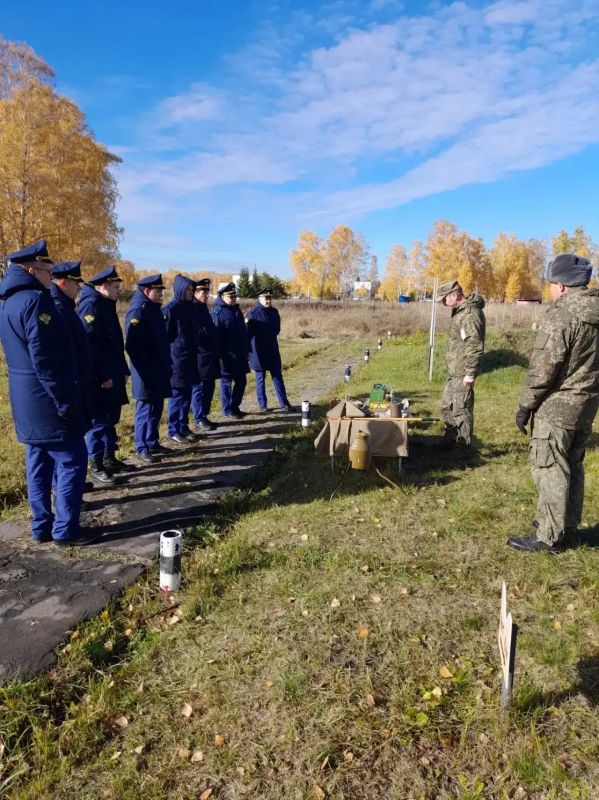 На базе Учебного центра Воздушно-десантных войск прокурорские работники прошли теоретические и практические учения