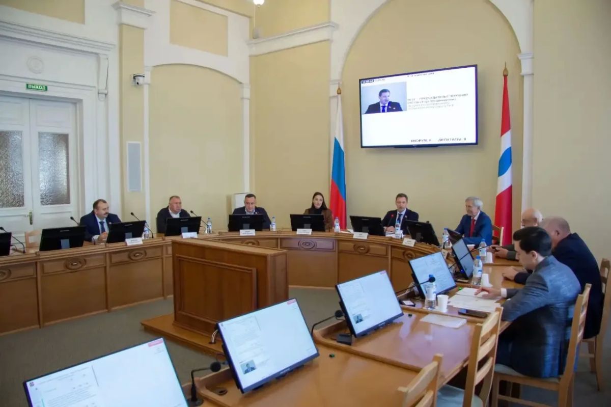 Профильный комитет обсудил меры по противодействию нелегальной занятости на территории региона Профильный комитет обсудил меры по противодействию нелегальной занятости на территории региона