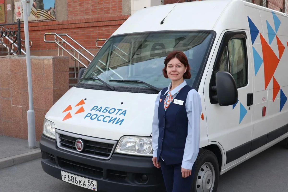 С начала года мобильные офисы Кадрового центра «Работа России» Омской области совершили более 200 выездов
