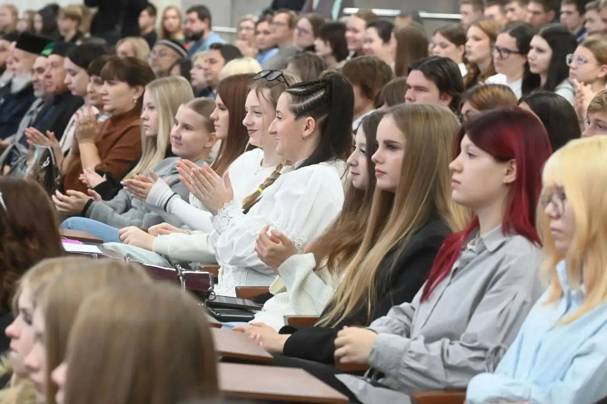 Виталий Хоценко открыл в Омске международную межконфессиональную конференцию Виталий Хоценко открыл в Омске международную межконфессиональную конференцию
