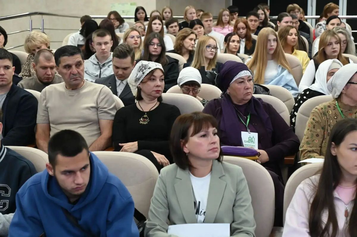 Виталий Хоценко открыл в Омске международную межконфессиональную конференцию Виталий Хоценко открыл в Омске международную межконфессиональную конференцию