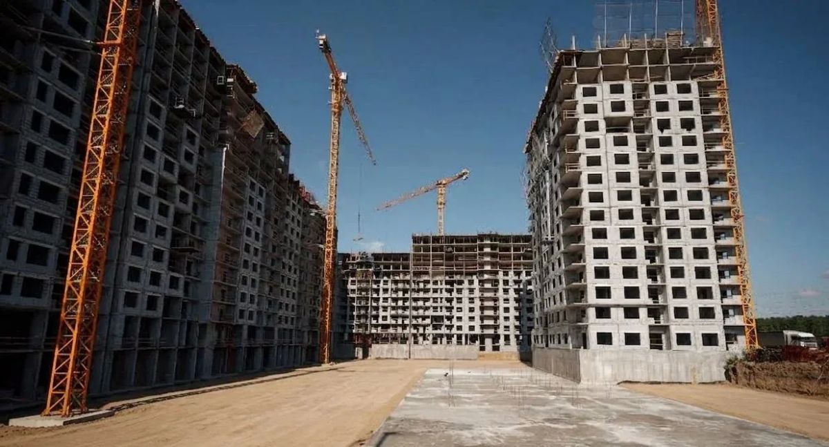 В Омске реализуют масштабный инвестиционный проект «Снегири»: жилой корпус вырос до 16 этажа В Омске реализуют масштабный инвестиционный проект «Снегири»: жилой корпус вырос до 16 этажа