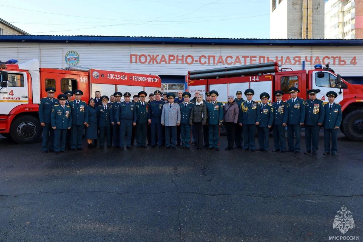 Сборы ветеранских советов Сибири объединили поколения спасателей