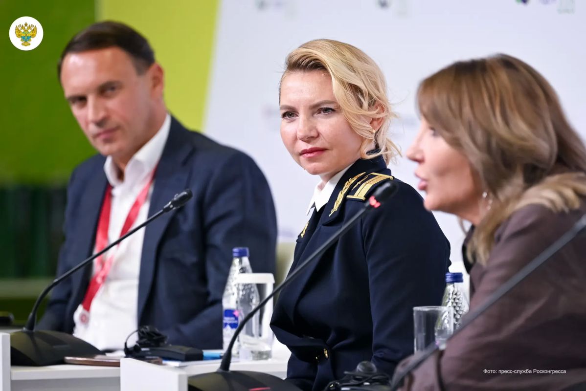 Как развиваются большие и малые аэропорты в регионах Сибири, Дальнего Востока и Арктики рассказала сегодня начальник управления аэропортовой деятельности Росавиации Юлия Логачёва на форуме «Российская энергетическая неделя»
