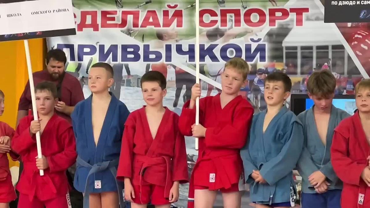 Сегодня в Азово состоялся юношеский турнир по самбо «ZOV сердца», посвященный памяти погибших в зоне СВО