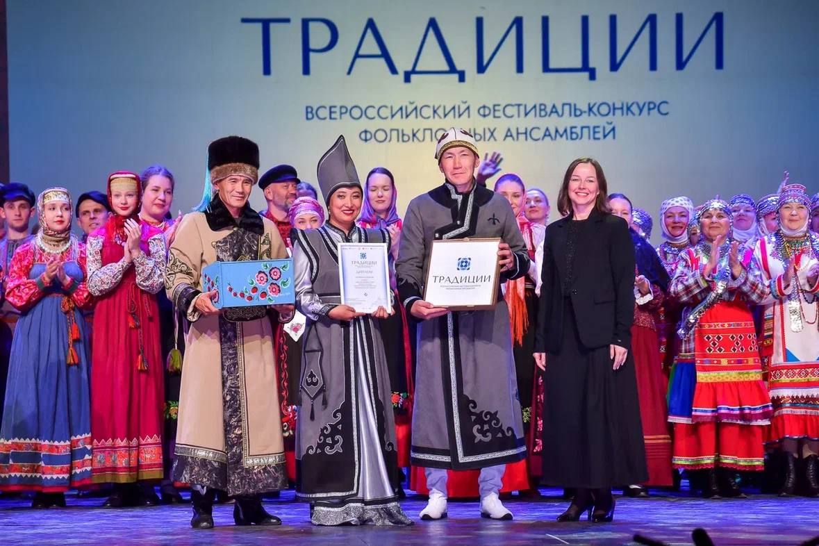 Фольклорные ансамбли из 9 регионов выступили на фестивале в Омске Фольклорные ансамбли из 9 регионов выступили на фестивале в Омске