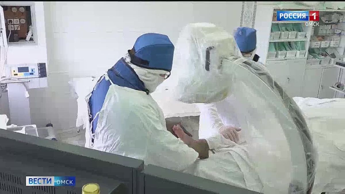 Омские травматологи-ортопеды провели уникальную операцию
