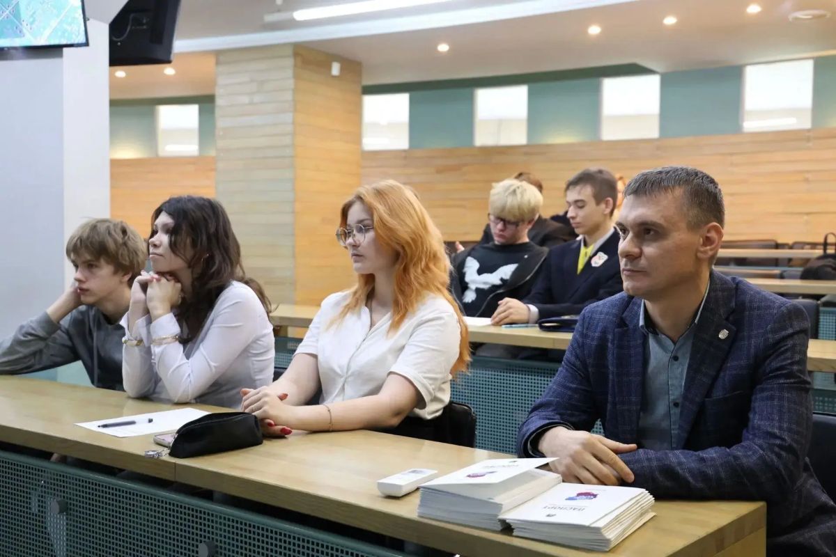 В ОмГТУ в рамках проекта «Промышленно-образовательный туризм» открылся маршрут «Путешествие в мир радиоэлектроники» В ОмГТУ в рамках проекта «Промышленно-образовательный туризм» открылся маршрут «Путешествие в мир радиоэлектроники»