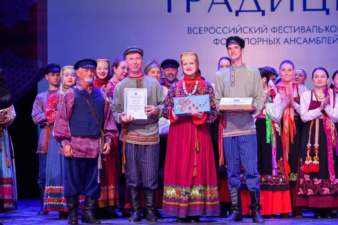 Фольклорные ансамбли из 9 регионов выступили на фестивале в Омске Фольклорные ансамбли из 9 регионов выступили на фестивале в Омске