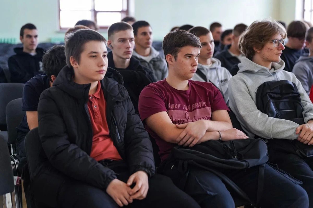 «Слепое пятно»: в Омске студентов учили распознавать вербовщиков «Слепое пятно»: в Омске студентов учили распознавать вербовщиков