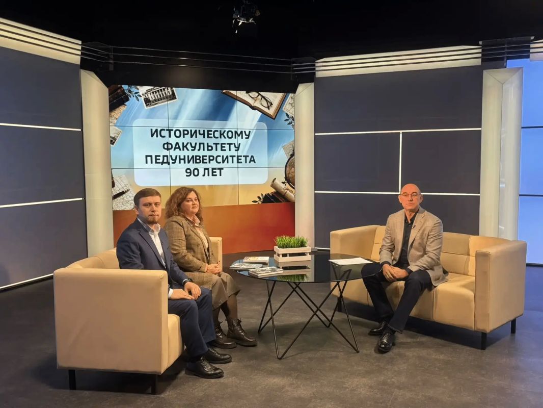 Факультету истории, философии и права Омского педуниверситета — 90 лет!