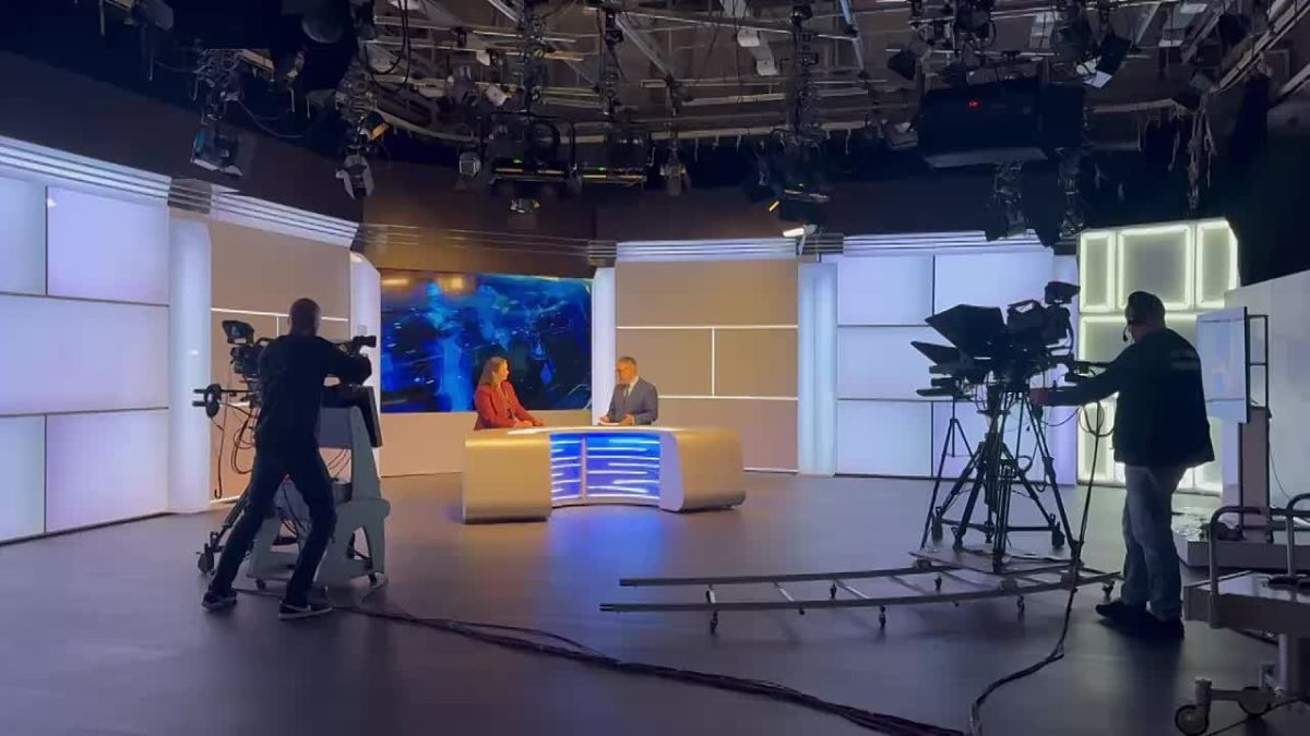 Сегодня кресло ведущего «Вестей Омск» заняла популярная ведущая «России 1» Мария Ситтель