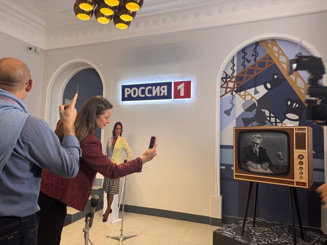 Сегодня кресло ведущего «Вестей Омск» заняла популярная ведущая «России 1» Мария Ситтель Сегодня кресло ведущего «Вестей Омск» заняла популярная ведущая «России 1» Мария Ситтель