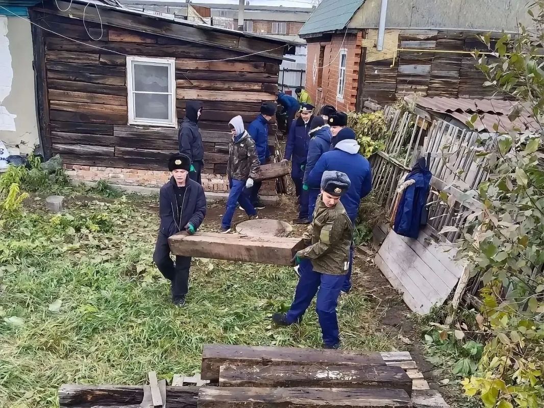 Студенческая молодежь Кировского округа помогает семьям участников СВО