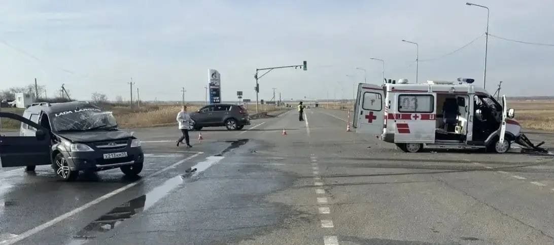 В жёстком ДТП со скорой в Марьяновском районе пострадали четыре человека