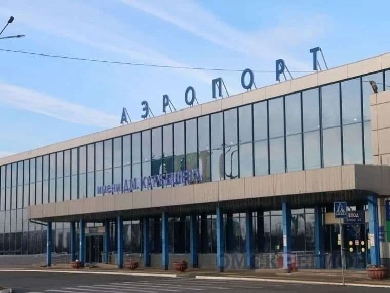 Пять самолетов по пути из Москвы, Санкт-Петербурга и Сочи в Омск ушли на запасные аэродромы