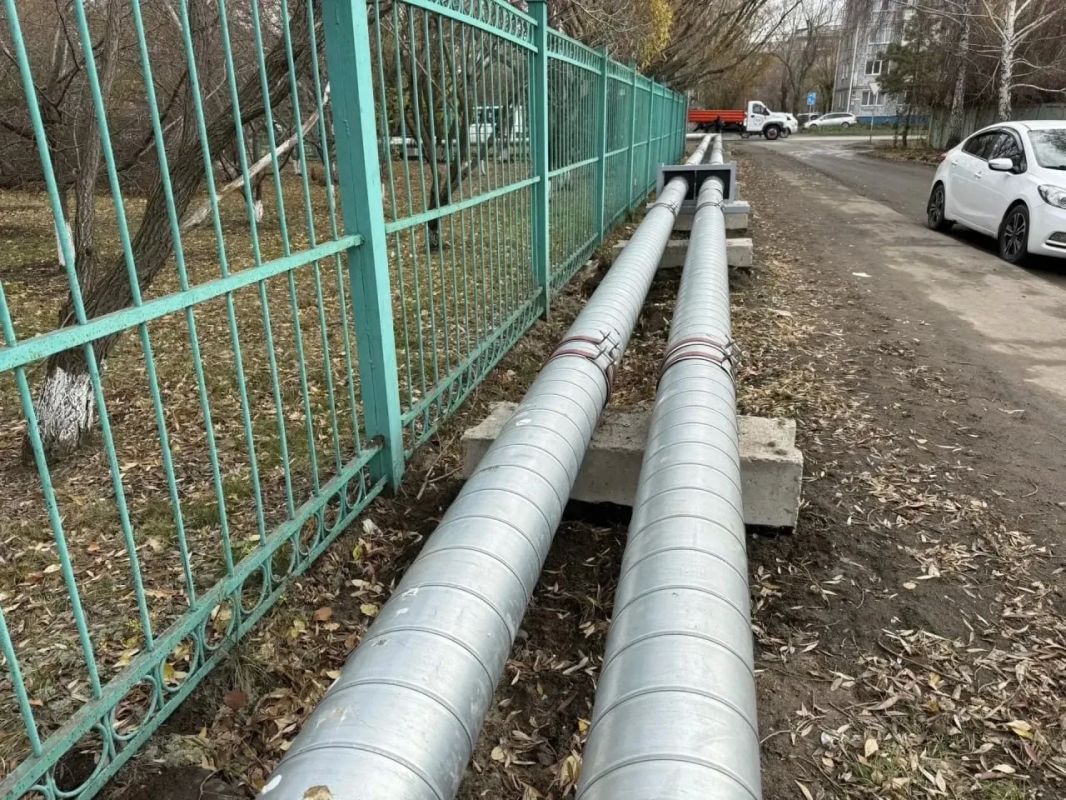 По поручению губернатора Виталия Хоценко в городе завершают обновление теплотрасс