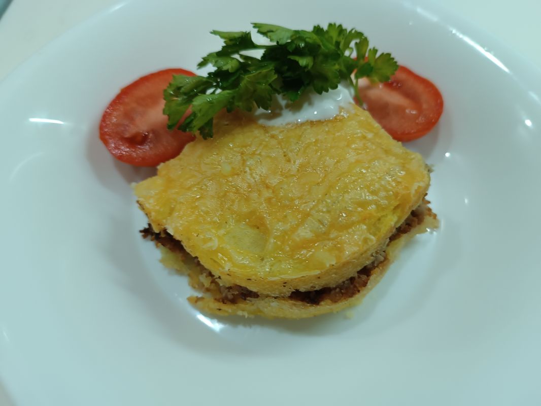 Сытная картофельная запеканка с мясом и грибами: простой рецепт для прохладного дня