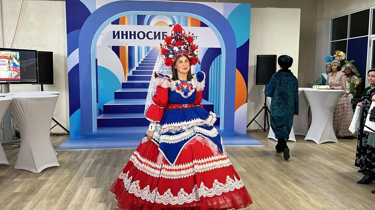 17 детей и ферма на 288 коров: омских хозяек наградили за добрые дела