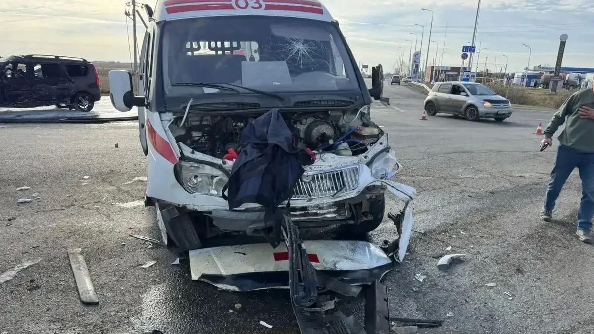 Стали известны подробности о состоянии пострадавших в ДТП со скорой под Омском