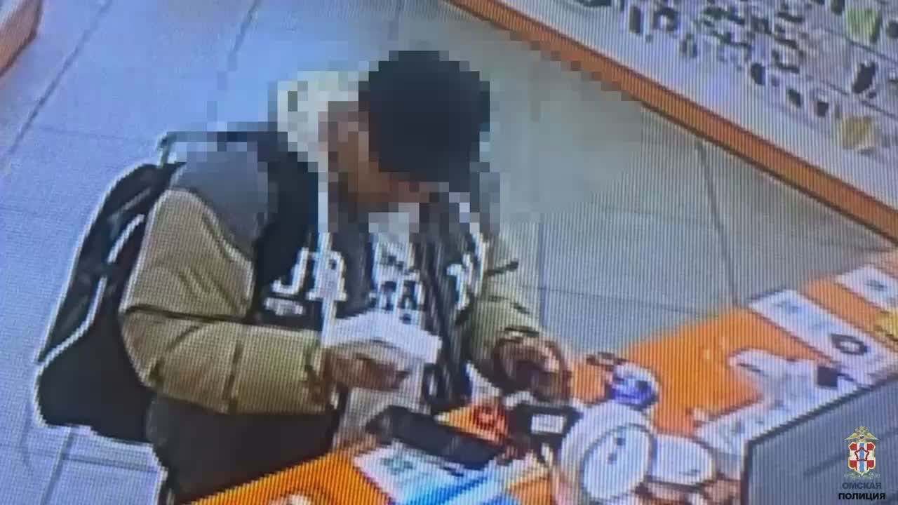 Под стражу заключен иностранный гражданин, уличенный в краже денег с банковской карты омички
