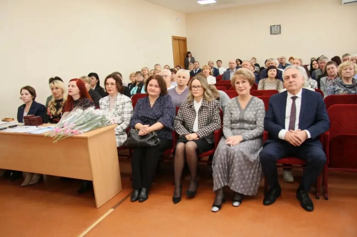 В Доме союзов состоялись торжественное собрание и праздничный концерт, посвященные Дню профсоюзов в Омской области В Доме союзов состоялись торжественное собрание и праздничный концерт, посвященные Дню профсоюзов в Омской области