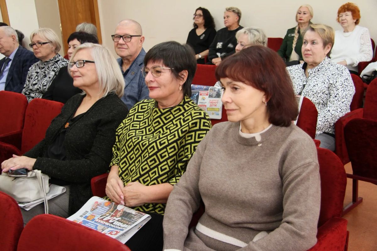 В Доме союзов состоялись торжественное собрание и праздничный концерт, посвященные Дню профсоюзов в Омской области В Доме союзов состоялись торжественное собрание и праздничный концерт, посвященные Дню профсоюзов в Омской области