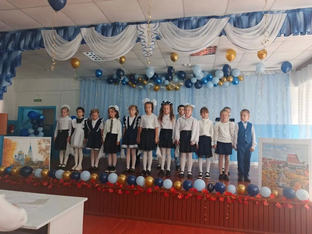 В Соловецкой школе Нижнеомского района открыли третий сезон «Битвы хоров» В Соловецкой школе Нижнеомского района открыли третий сезон «Битвы хоров»