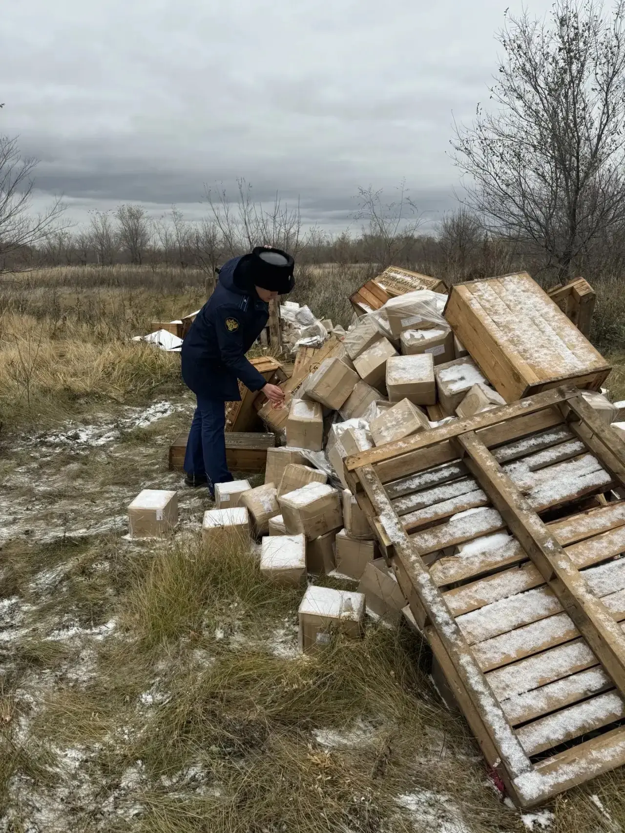 Омской межрайонной природоохранной прокуратурой организована проверка по факту образования несанкционированных свалок опасных отходов