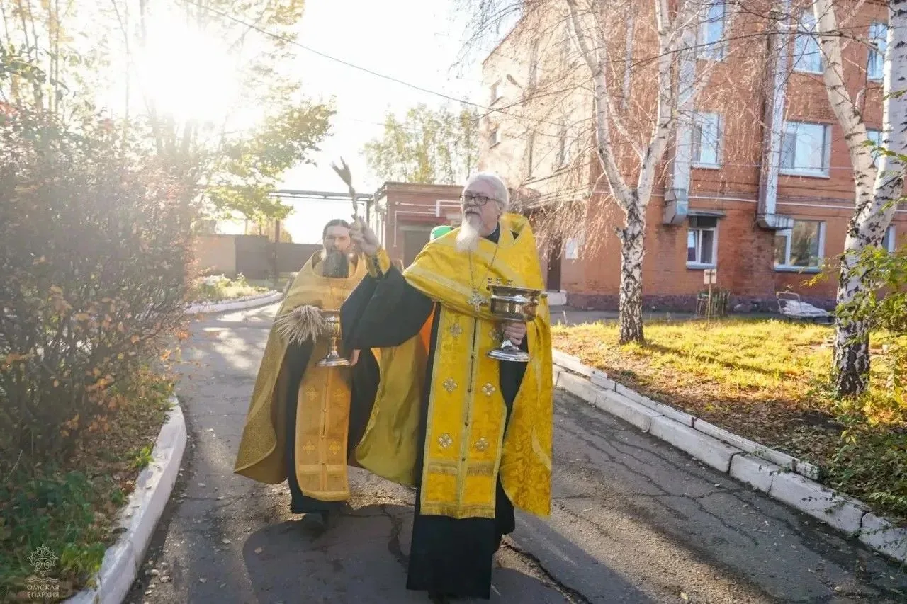 Милосердие и поддержка: в Омске состоялось освящение Центра социальной адаптации