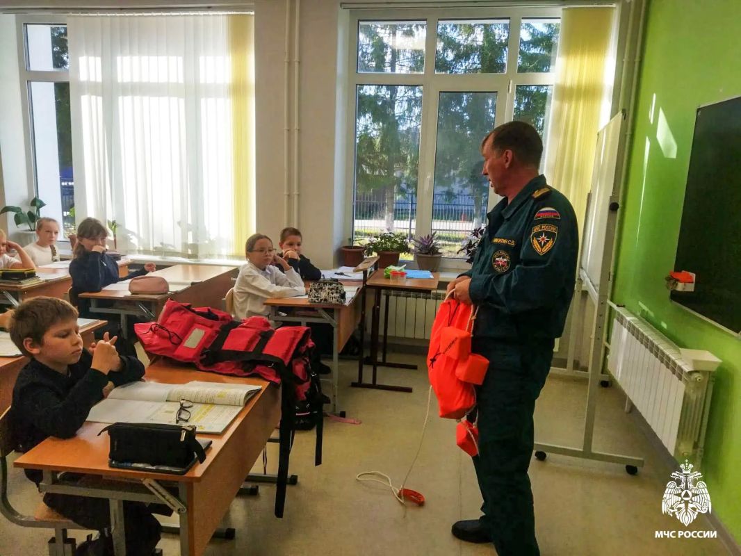 Безопасность на льду: в Омской области идёт масштабная профилактическая работа с детьми Безопасность на льду: в Омской области идёт масштабная профилактическая работа с детьми