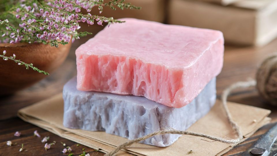 Мудрые хозяйки не выбрасывают обмылки: хранят их вот для чего