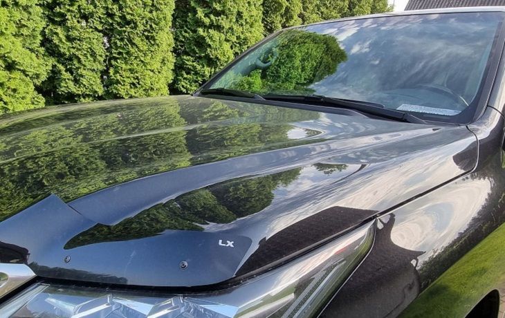 Лобовое стекло не будет разбиваться от каждого камешка: 2 способа защиты