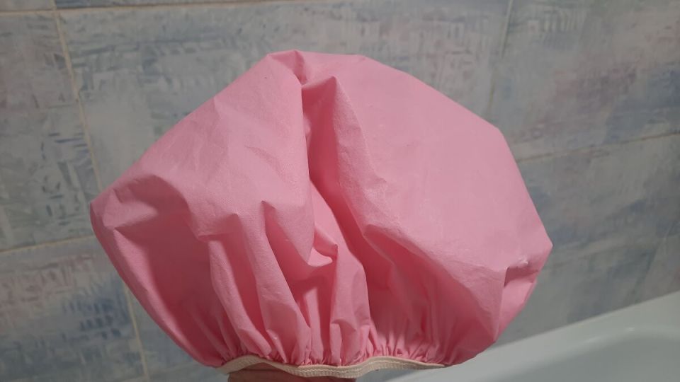 Необычные способы использования шапочки для душа: от защиты шерсти до свежести продуктов