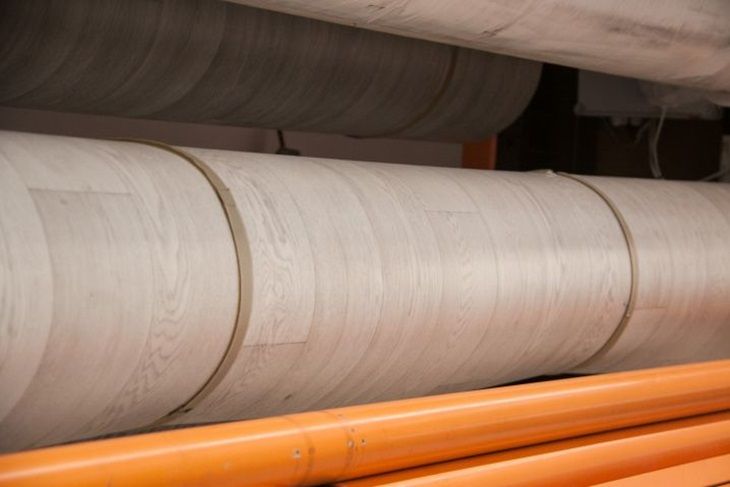 Не спешите выбрасывать обрезки линолеума: им можно найти классное применение