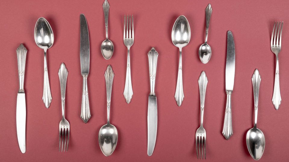 Даже самые засаленные вилки и ложки будут как новые: экспресс-чистка за 15 минут