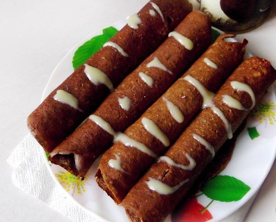 Новый взгляд на традицию: овсяные блины с какао и сгущенкой
