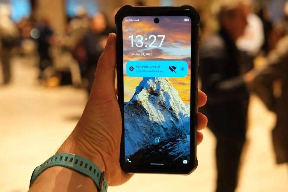 Смартфон с рекордной батареей: заряд на 3 месяца и уникальные характеристики